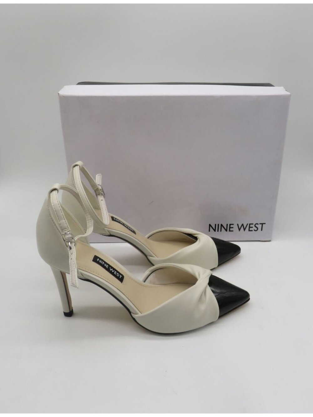 Nine West Women's Ivory & Black Pointed-Toe 3 Inch Heels 5.5M New $115